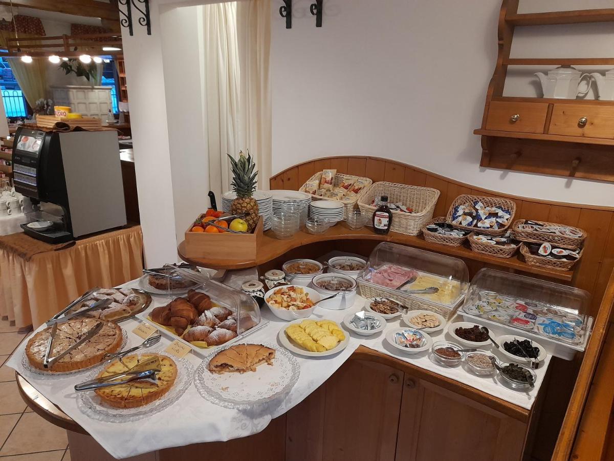 Hotel Garni B&B Maffei 平佐洛 外观 照片