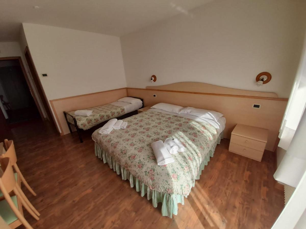 Hotel Garni B&B Maffei 平佐洛 外观 照片