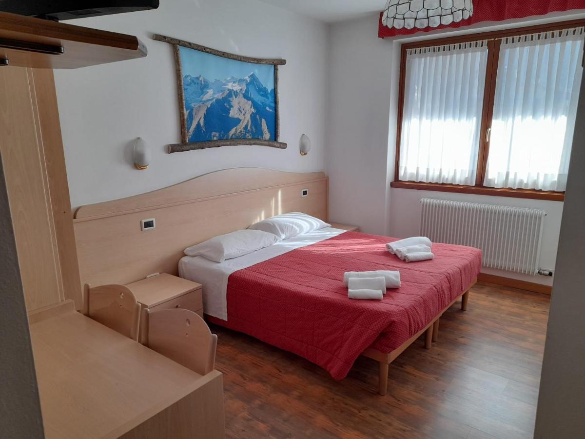 Hotel Garni B&B Maffei 平佐洛 外观 照片