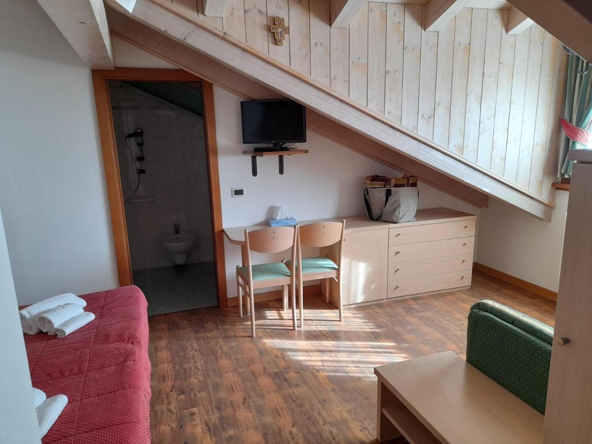 Hotel Garni B&B Maffei 平佐洛 外观 照片