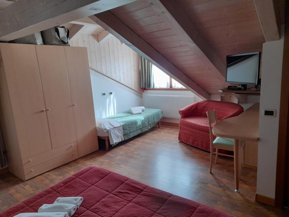 Hotel Garni B&B Maffei 平佐洛 外观 照片