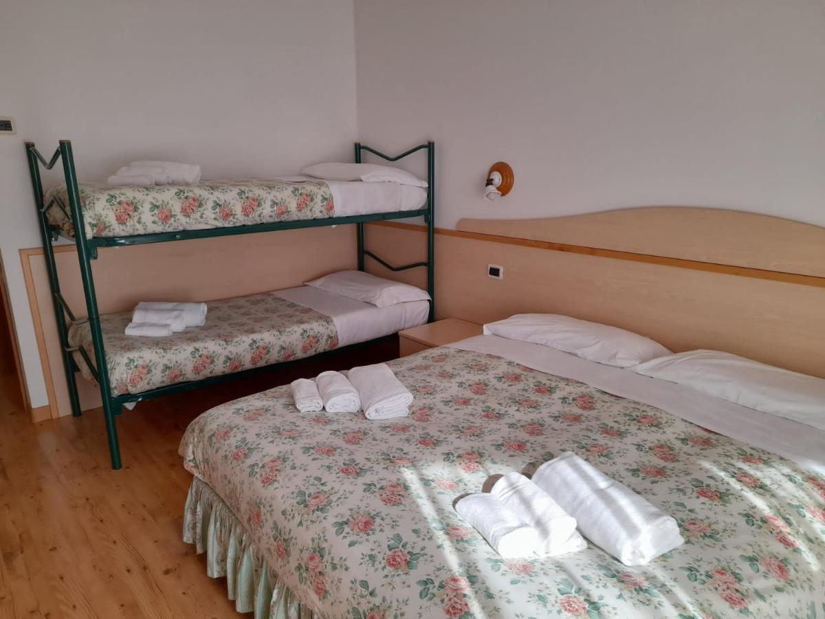 Hotel Garni B&B Maffei 平佐洛 外观 照片