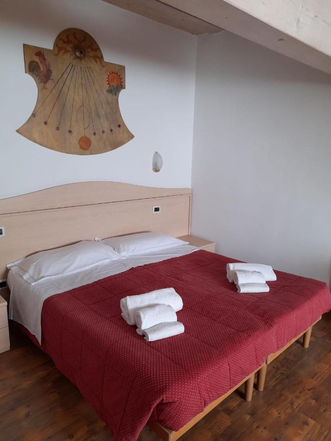 Hotel Garni B&B Maffei 平佐洛 外观 照片